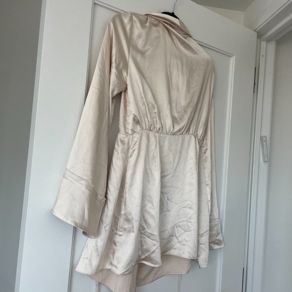 L'Academie Avena Wrap Satin Mini Dress Medium Ivory Long Sleeves Button Skirts - Picture 11 of 12